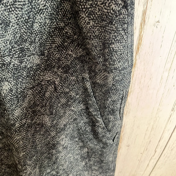 Athleta Black Gray viper printed Topanga Jumpsuit Size XXXL - Picture 6 of 11